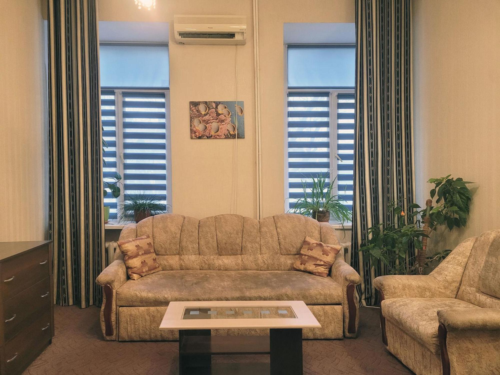 Home Hotel Apartments On Kontraktova Ploshcha Kiev Exterior foto