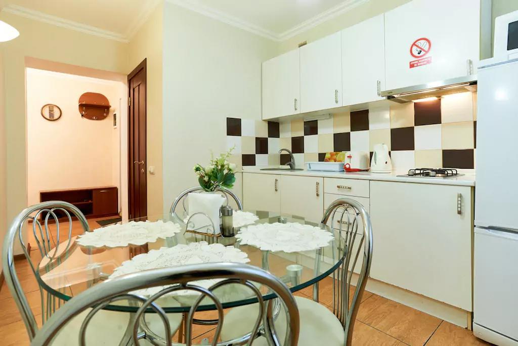 Home Hotel Apartments On Kontraktova Ploshcha Kiev Exterior foto